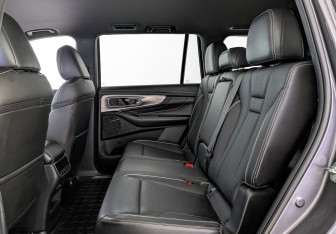 Подержанный автомобиль GAC GS8 2024 года (18 фото)