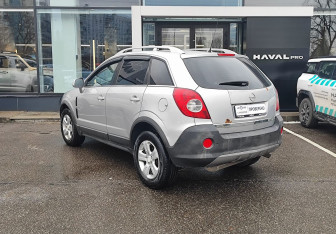 Подержанный автомобиль Opel Antara 2008 года (7 фото)