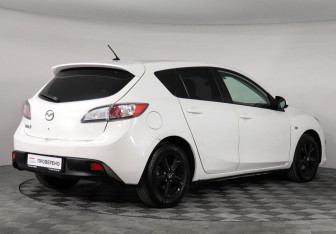 Подержанный автомобиль Mazda 3 Hatchback 2011 года (4 фото)