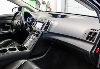 Подержанный автомобиль Toyota Venza 2013 года (17 фото)
