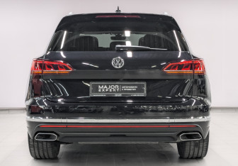 Подержанный автомобиль Volkswagen Touareg 2019 года (6 фото)