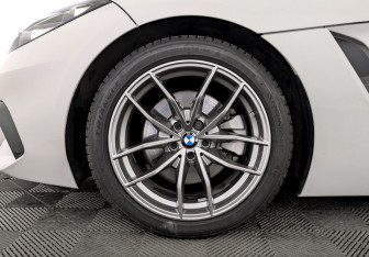 Подержанный автомобиль BMW Z4 Roadster 2019 года (17 фото)