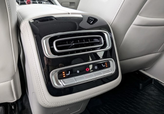 Подержанный автомобиль Exeed RX 2023 года (30 фото)