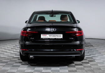 Подержанный автомобиль Audi A4 Sedan 2017 года (6 фото)