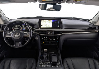 Подержанный автомобиль Lexus LX 2021 года (14 фото)