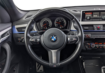 Подержанный автомобиль BMW X1 2021 года (22 фото)