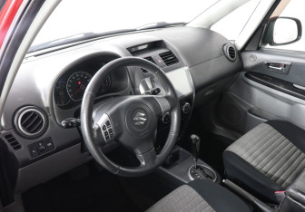 Подержанный автомобиль Suzuki SX4 Hatchback 2009 года (5 фото)