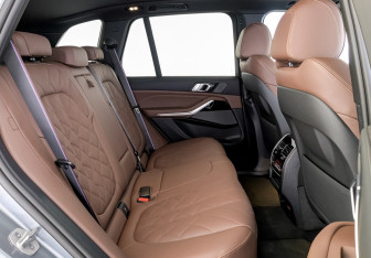 Новый BMW X5 2025 (12 фото)