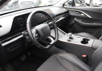 Подержанный автомобиль Omoda C5 2024 года (13 фото)