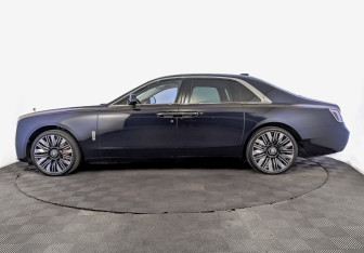 Подержанный автомобиль Rolls-Royce Ghost 2024 года (8 фото)