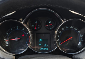 Подержанный автомобиль Chevrolet Cruze Sedan 2012 года (12 фото)