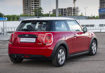 Подержанный автомобиль MINI Hatch 2019 года (5 фото)
