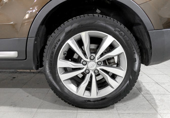 Подержанный автомобиль Geely Atlas 2020 года (17 фото)