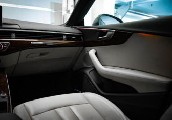 Подержанный автомобиль Audi A5 Liftback 2017 года (23 фото)