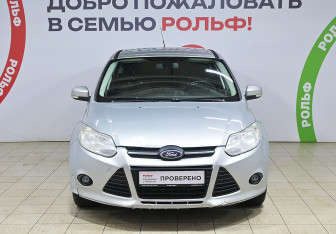 Подержанный автомобиль Ford Focus Hatchback 2012 года (2 фото)
