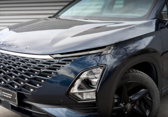 Подержанный автомобиль Omoda C5 2024 года (17 фото)