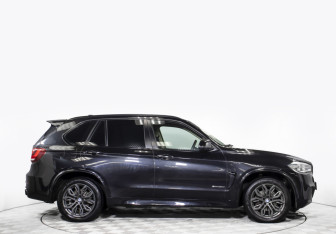 Подержанный автомобиль BMW X5 2015 года (4 фото)