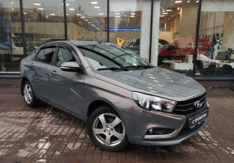 Подержанный автомобиль LADA (ВАЗ) Vesta Sedan 2018 года (3 фото)