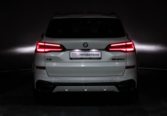 Подержанный автомобиль BMW X5 2021 года (19 фото)