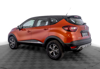 Подержанный автомобиль Renault Kaptur 2018 года (7 фото)