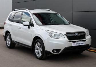 Подержанный автомобиль Subaru Forester Suv 2014 года (3 фото)