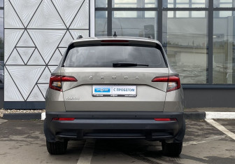 Подержанный автомобиль Skoda Karoq 2022 года (6 фото)