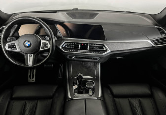 Подержанный автомобиль BMW X5 2020 года (12 фото)