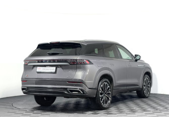 Подержанный автомобиль Jaecoo J8 2024 года (5 фото)