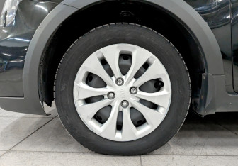 Подержанный автомобиль Kia Rio Hatchback 2021 года (18 фото)