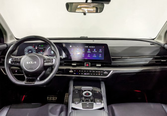 Подержанный автомобиль Kia Sportage 2023 года (13 фото)