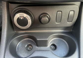 Подержанный автомобиль Renault Duster 2012 года (15 фото)