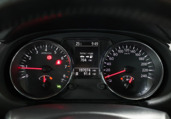 Подержанный автомобиль Nissan Qashqai 2012 года (13 фото)