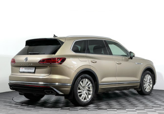 Подержанный автомобиль Volkswagen Touareg 2018 года (5 фото)