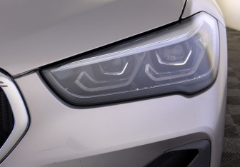 Подержанный автомобиль BMW X1 2021 года (12 фото)