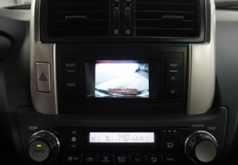 Подержанный автомобиль Toyota Land Cruiser Prado 2010 года (12 фото)