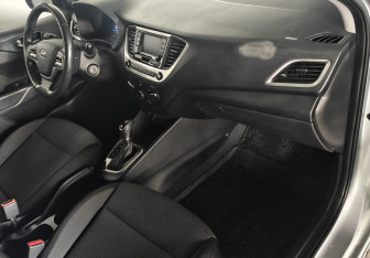 Подержанный автомобиль Hyundai Solaris Sedan 2017 года (11 фото)