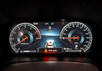 Подержанный автомобиль Changan CS95 2023 года (16 фото)