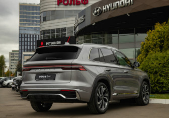 Подержанный автомобиль Geely Monjaro 2023 года (4 фото)