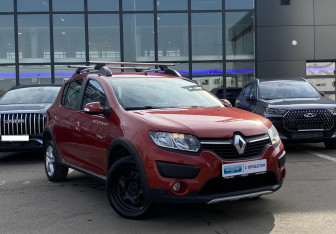 Подержанный автомобиль Renault Sandero 2018 года (3 фото)