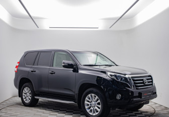 Подержанный автомобиль Toyota Land Cruiser Prado 2014 года (3 фото)