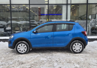 Подержанный автомобиль Renault Sandero 2018 года (5 фото)