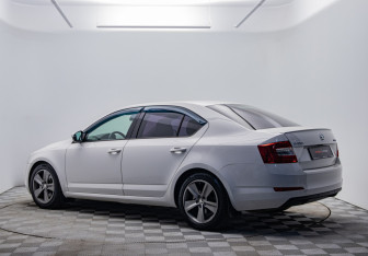 Подержанный автомобиль Skoda Octavia Liftback 2013 года (7 фото)