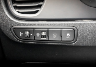 Подержанный автомобиль Kia Rio Hatchback 2021 года (27 фото)