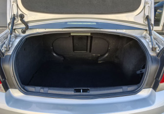 Подержанный автомобиль Opel Astra Sedan 2012 года (9 фото)