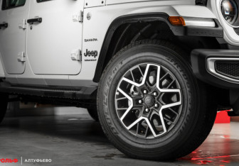 Новый Jeep Wrangler 2023 (7 фото)