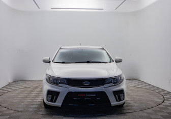Подержанный автомобиль Kia Cerato Coupe 2012 года (2 фото)