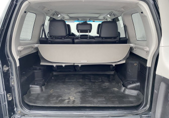 Подержанный автомобиль Mitsubishi Pajero 2010 года (16 фото)