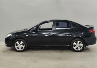 Подержанный автомобиль Hyundai Elantra Sedan 2008 года (8 фото)