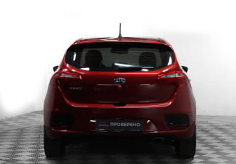 Подержанный автомобиль Kia Ceed Hatchback 2016 года (6 фото)