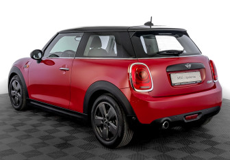 Подержанный автомобиль MINI Hatch 2018 года (7 фото)